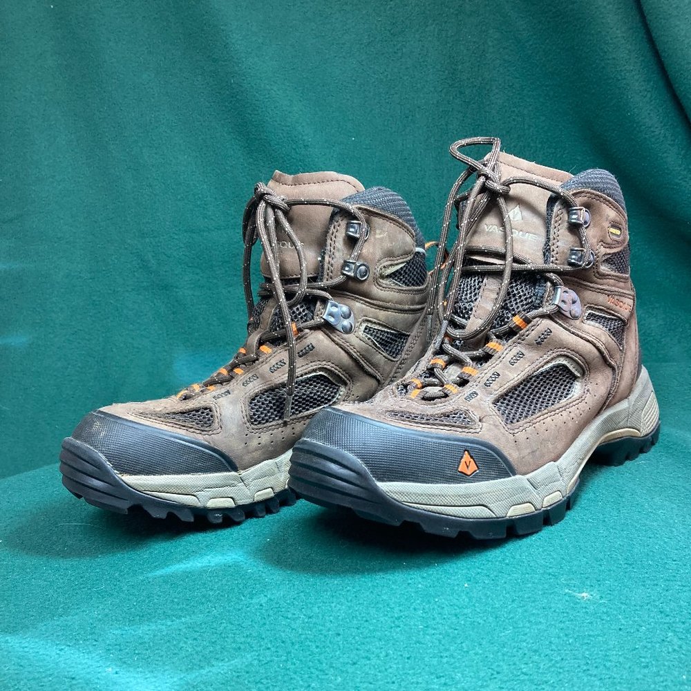 Vasque 7482 M   Leather Upper Hiking Boot.  Mens size 7.5M.   Brown.